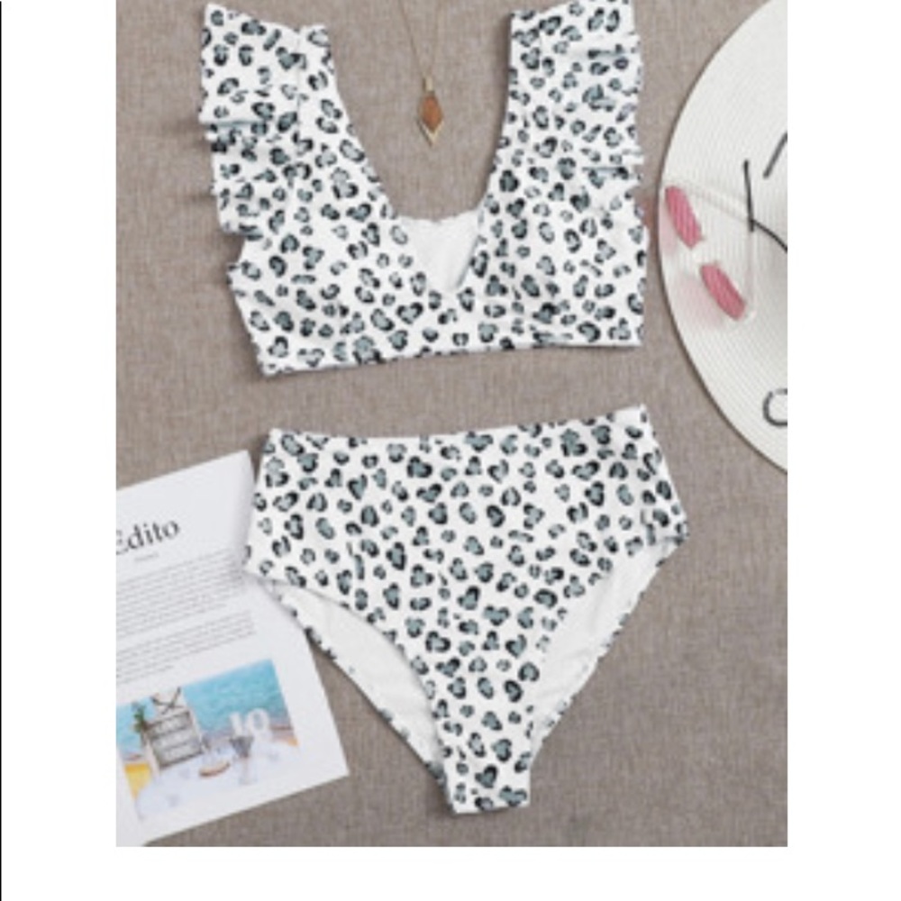New Leopard Print 2 Pc Bikini 😍 - Picture 2 of 2
